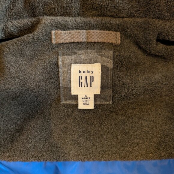 NWOT Boy's GAP Camo Puffer Vest 4T 💙 - Picture 7 of 7